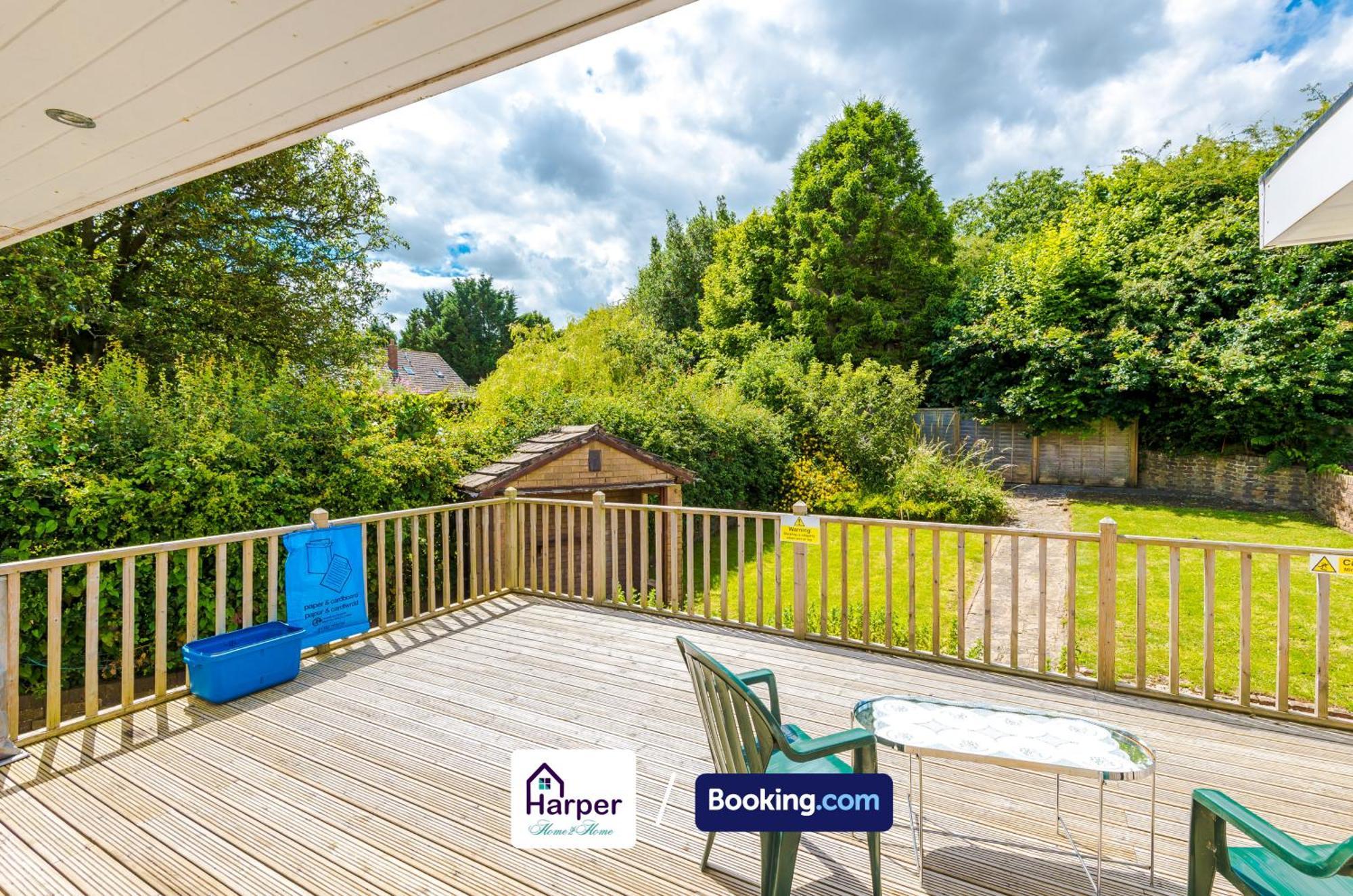 Spacious Detached Bungalow By Harperletting Short Lets & Serviced Accommodation Buckely With Pool Table & Driveway Buckley Экстерьер фото