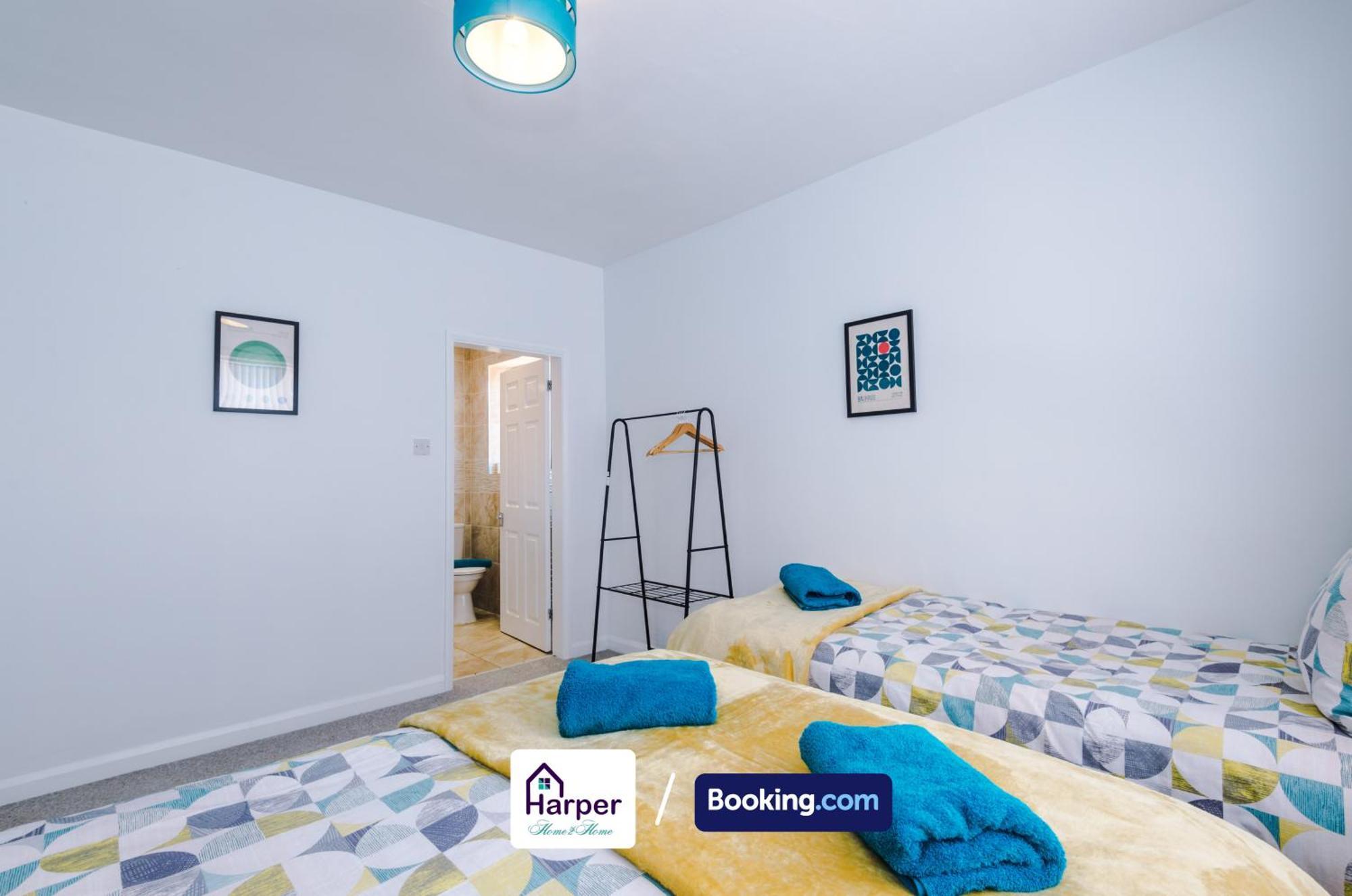 Spacious Detached Bungalow By Harperletting Short Lets & Serviced Accommodation Buckely With Pool Table & Driveway Buckley Экстерьер фото